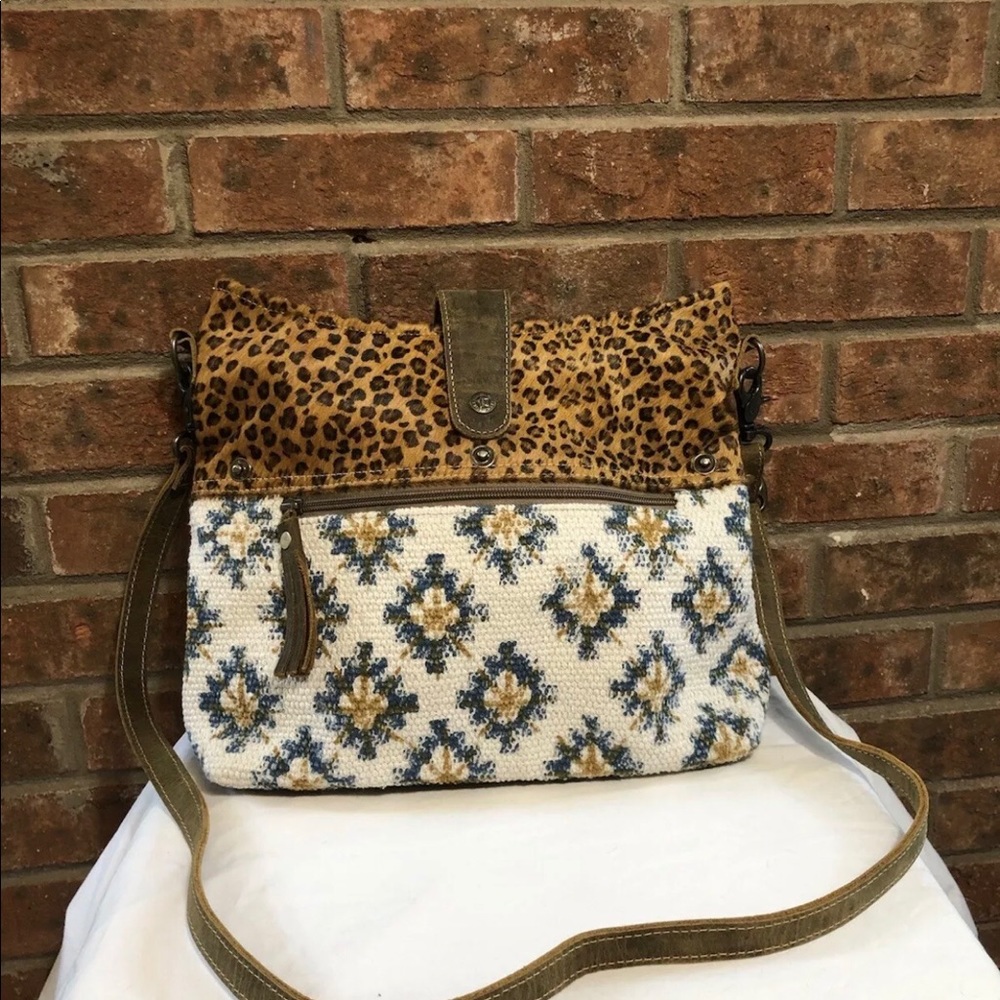 Myra Bag Crossbody/shoulder bag. CHEETAH!!